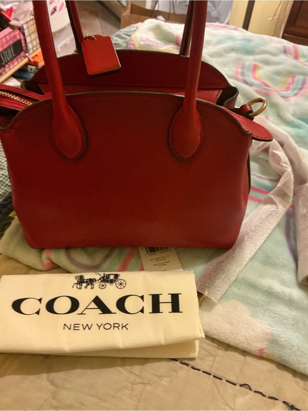 Coach Soft Empire 21 In Scarlet - Picture 13 of 16